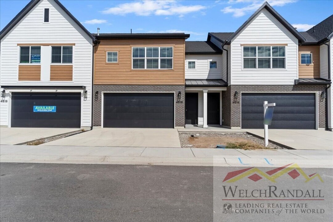 4616 W 3725 S in West Haven, UT - Building Photo