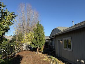 164 Graham Way in Talent, OR - Building Photo - Building Photo