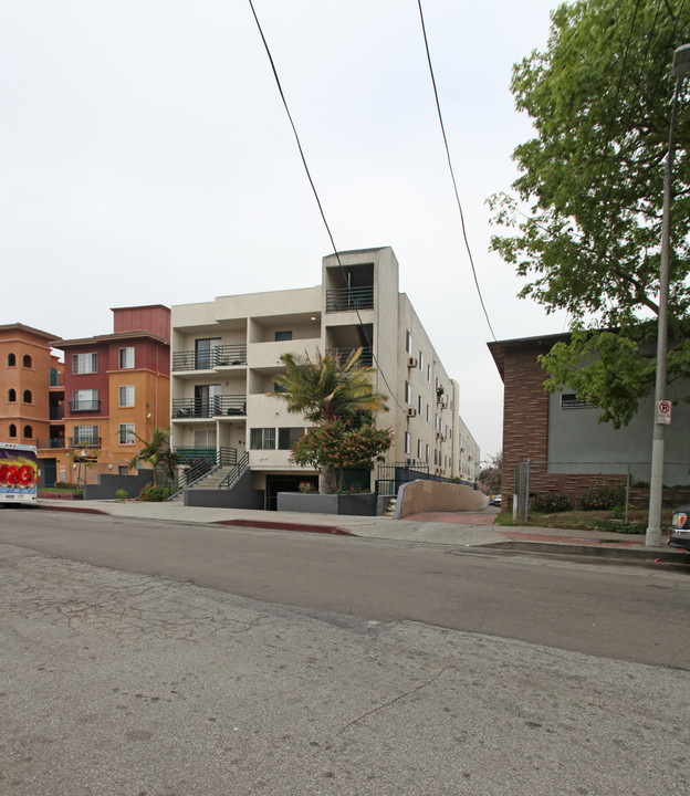 255 Loma Dr in Los Angeles, CA - Foto de edificio