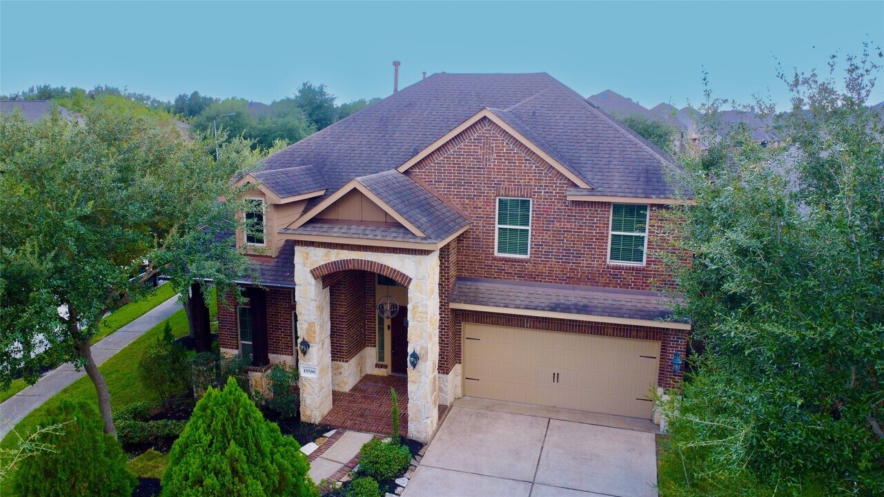 19506 Mills Glen Drive in Cypress, TX - Building Photo
