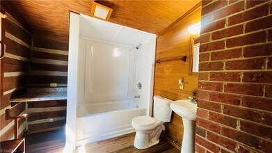 711 Whittier Ave in High Point, NC - Building Photo - Building Photo