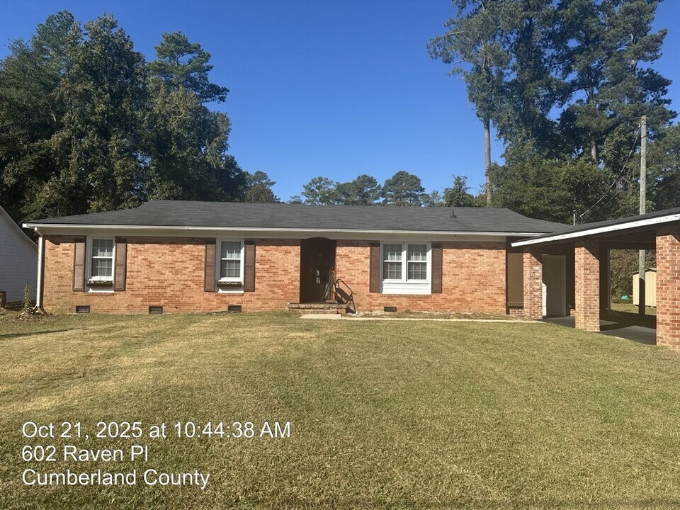 602 Raven Pl in Fayetteville, NC - Foto de edificio