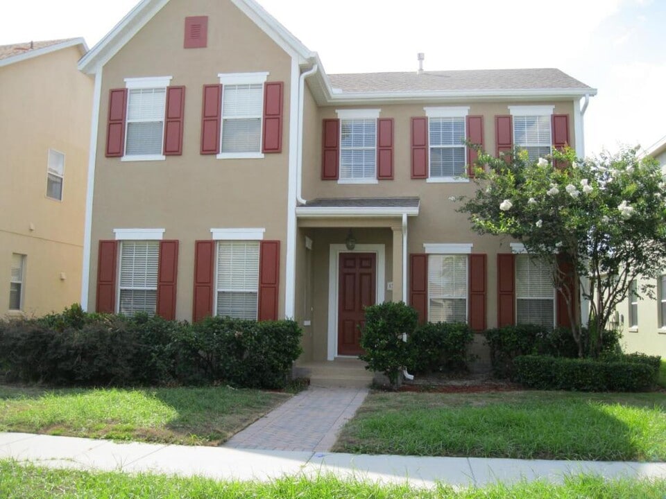 13827 Amelia Pond Dr in Windermere, FL - Building Photo