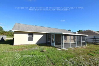 1838 Wake Forest Rd NW in Palm Bay, FL - Foto de edificio - Building Photo