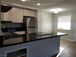 151 Westminster Way in Henderson, NV - Building Photo - Building Photo