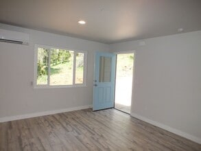 991 Thompson Way in Placerville, CA - Building Photo - Building Photo