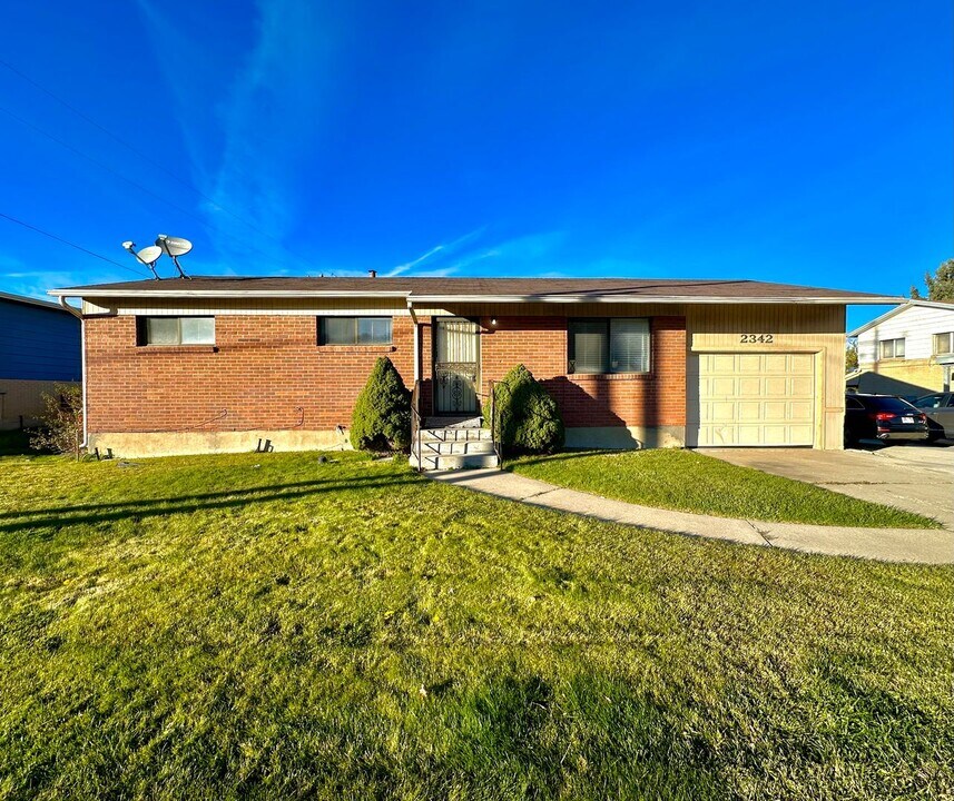 2342 W 6200 S in Salt Lake City, UT - Building Photo