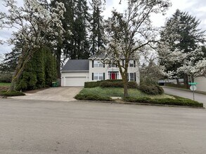 6989 SW Tierra Del Mar Dr in Beaverton, OR - Building Photo - Building Photo
