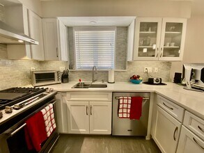 5307 Pooks Hill Rd in Bethesda, MD - Building Photo - Building Photo