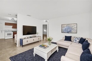 2907 NW 103rd St in Miami, FL - Building Photo