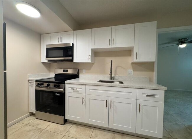 2074 NW 43 Terrace in Lauderhill, FL - Building Photo - Building Photo