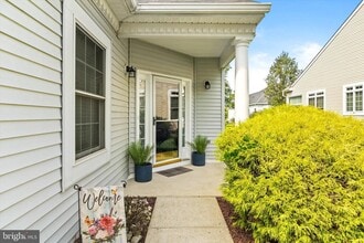 124 Ridgway Dr in Bordentown, NJ - Building Photo - Building Photo