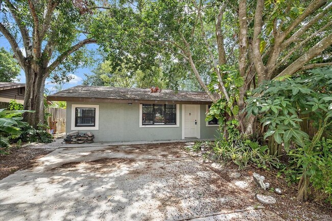 4135 Bell Ave in Sarasota, FL - Building Photo - Building Photo