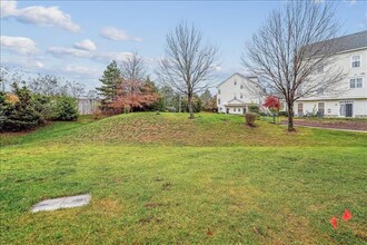 14477 Macon Grove Ln in Gainesville, VA - Foto de edificio - Building Photo