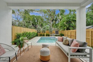 606 SW 7th Ave in Fort Lauderdale, FL - Building Photo