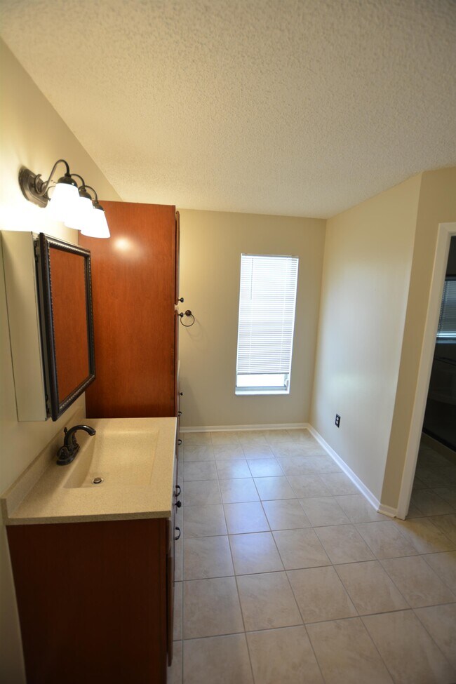 6314 Eaglebrook Ave in Tampa, FL - Building Photo - Building Photo