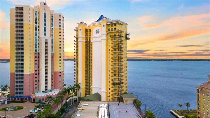 2797 First St in Ft. Myers, FL - Building Photo