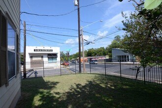 2326 Webberville Rd in Austin, TX - Building Photo - Building Photo