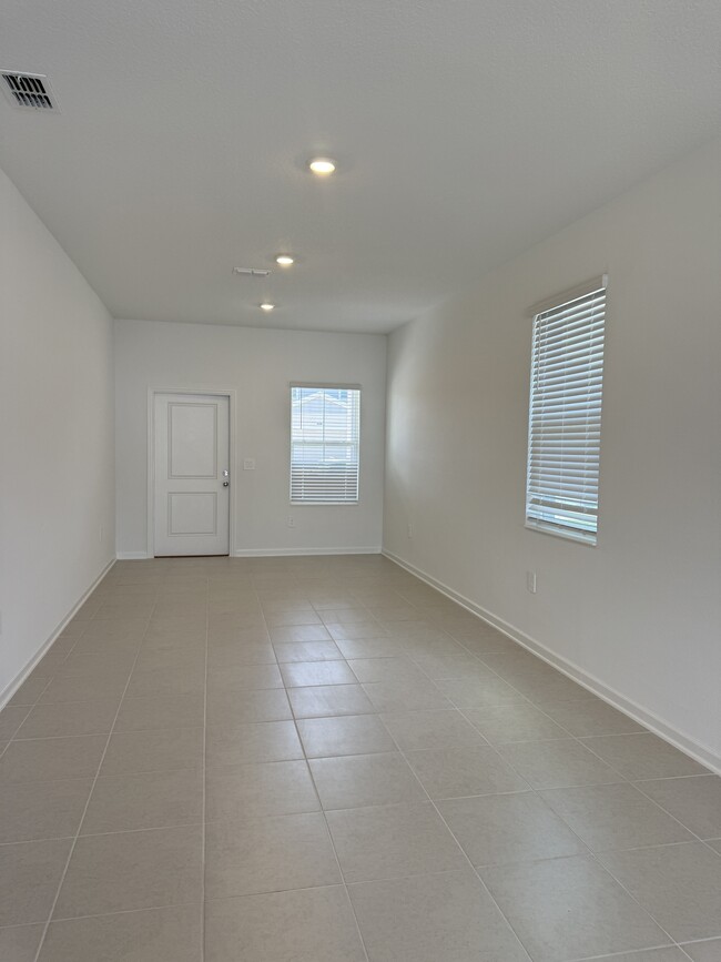 2640 Armstrong Ave in Clermont, FL - Foto de edificio - Building Photo