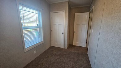 2233 E Maywood St in Wichita, KS - Building Photo - Building Photo