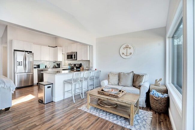 212 Creek Rd in Wading River, NY - Building Photo - Building Photo