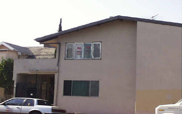 6347 Malabar St in Huntington Park, CA - Foto de edificio - Building Photo