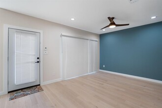 400 E 30th St in Austin, TX - Building Photo - Building Photo