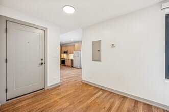 1337 W Estes Ave in Chicago, IL - Building Photo - Building Photo