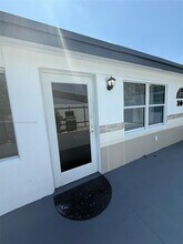 11525 SW 47th Terrace in Miami, FL - Building Photo - Building Photo