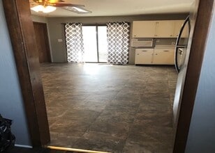 712 S Osteopathy Ave, Unit M in Kirksville, MO - Foto de edificio - Building Photo