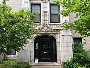 544 Sheridan Rd, Unit #G in Evanston, IL - Building Photo - Building Photo