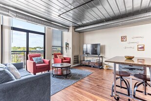 201 S 1st St in Ann Arbor, MI - Building Photo