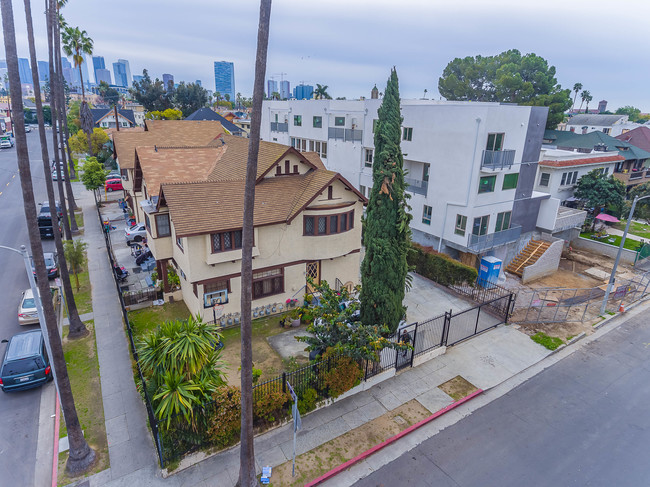 1100 Magnolia Ave in Los Angeles, CA - Building Photo - Primary Photo