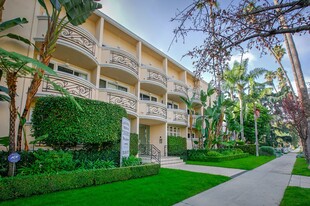 Santa Monica Promenade Apartments