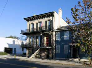 530 E Broughton St in Savannah, GA - Building Photo - Building Photo