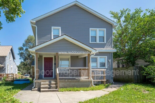 property at 601 N Sherman Dr