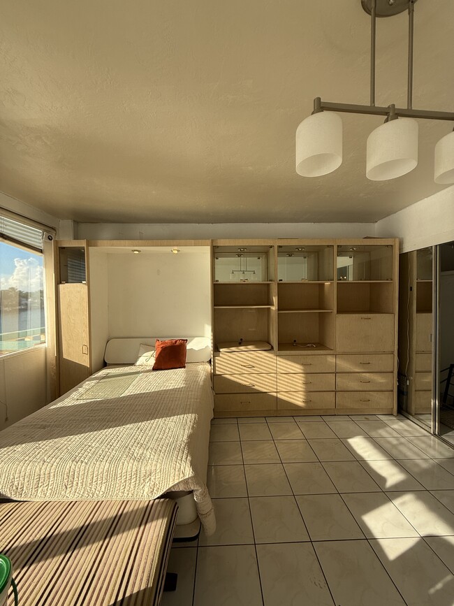 6484 Indian Creek Dr, Unit 226 in Miami Beach, FL - Building Photo - Building Photo