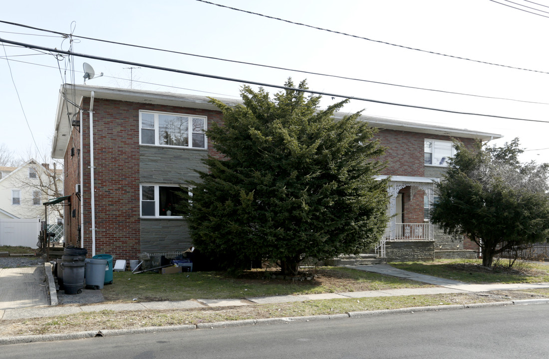 12-16 E 10th St in Linden, NJ - Building Photo