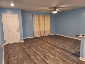 101 Kestrel Ct in Vine Grove, KY - Building Photo - Building Photo