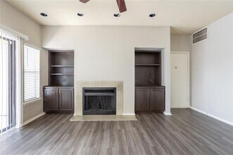 400 E Pearl St in Granbury, TX - Building Photo - Building Photo