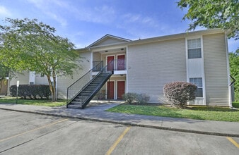 Spring Tree Apartments in Denham Springs, LA - Building Photo - Building Photo