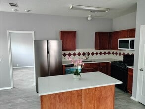 14930 Sugarhollow Dr in Sugar Land, TX - Building Photo - Building Photo