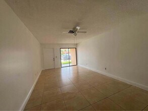 5971 Forest Hill Blvd in West Palm Beach, FL - Building Photo - Building Photo