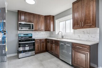 5843 N Cicero Ave in Chicago, IL - Building Photo - Building Photo