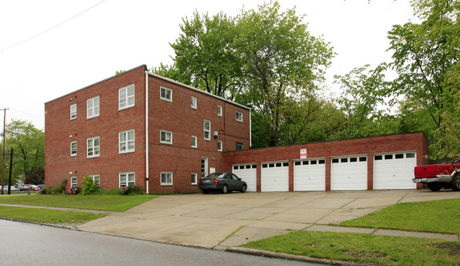 2833 Noble Rd in Cleveland, OH - Building Photo - Building Photo