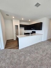 511 Halfmoon Dr in Lockhart, TX - Building Photo - Building Photo