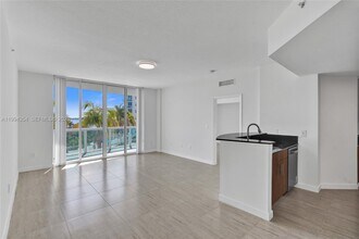 7900 Harbor Island Dr in Miami Beach, FL - Foto de edificio - Building Photo