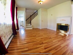 51 Friendly Rd in Hicksville, NY - Building Photo - Building Photo