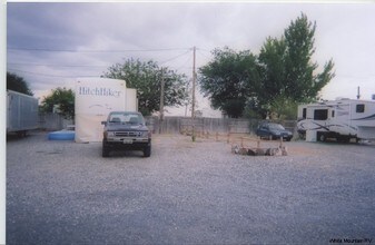 35 Mobile Home Lot in Lovelock, NV - Foto de edificio - Building Photo