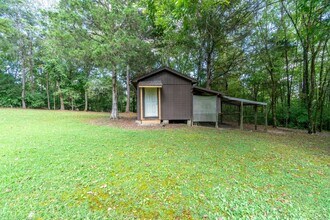 1352 Village Rd in Whitsett, NC - Foto de edificio - Building Photo